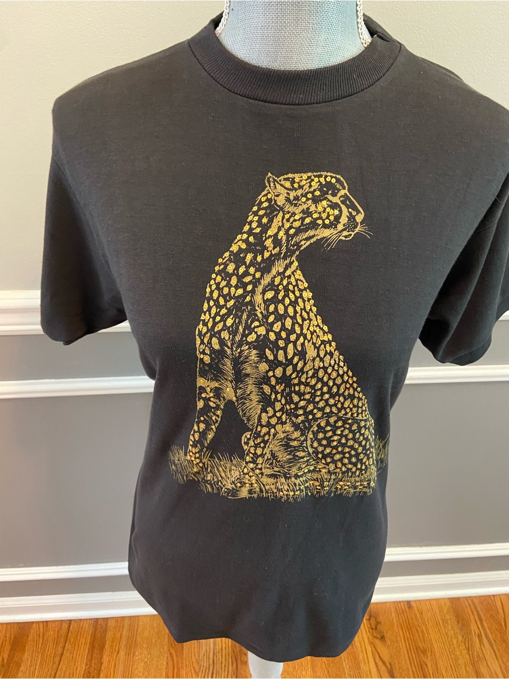 Vintage Black T-Shirt With A Metallic Sequined Leopard Women’s Size Small Unworn